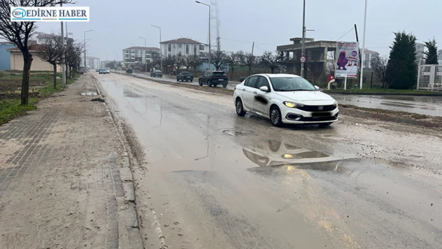 Kazdılar gittiler, çamurla baş başa bıraktılar