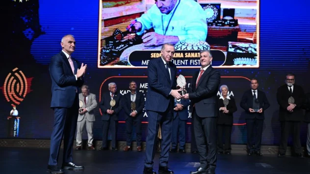 Kültür ve sanatın emektarları ödüllerle onurlandırıldı