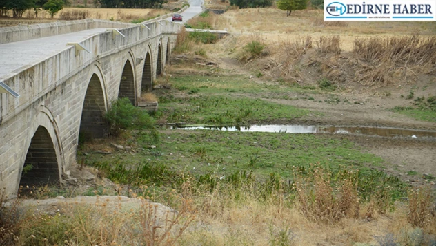 Tunca'nın Kanuni Köprüsü'nden geçen kolu kurudu