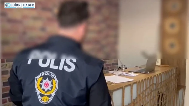 Masaj salonlarına fuhuş operasyonu: 15 gözaltı