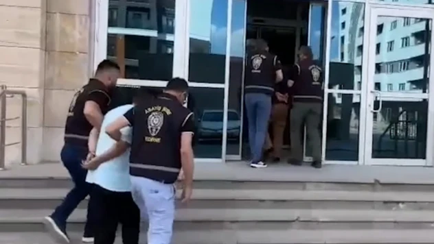 Otomobilinde 7 külçe altın ele geçirilen Moldova uyruklu zanlı tutuklandı