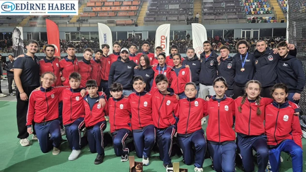 TED Edirne Koleji Kürek Kulübü sezona kupalarla başladı