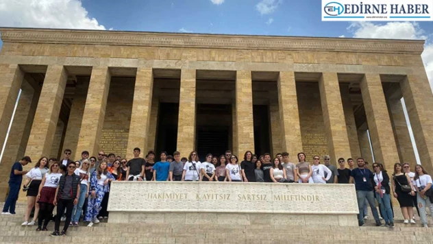 Tekirdağ'da liseliler Anıtkabir'i ziyaret etti