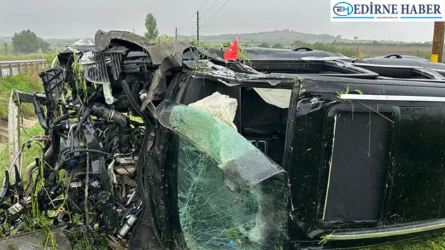 Tekirdağ'da otomobilin çarptığı kişi öldü, sürücü yaralandı