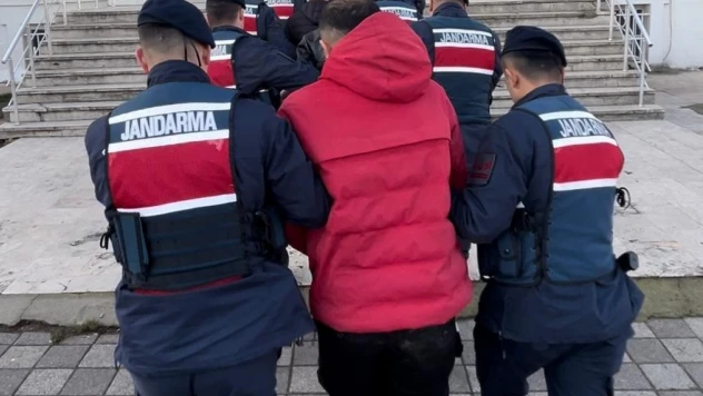 Uzunköprü'de yurt dışına kaçmaya çalışan 5 şüpheli tutuklandı