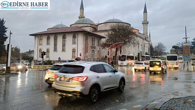 Yağış nedeniyle trafikte yoğunluk oluştu