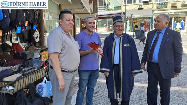 Yılın Ahisi'nden esnafa çiçekli ziyaret