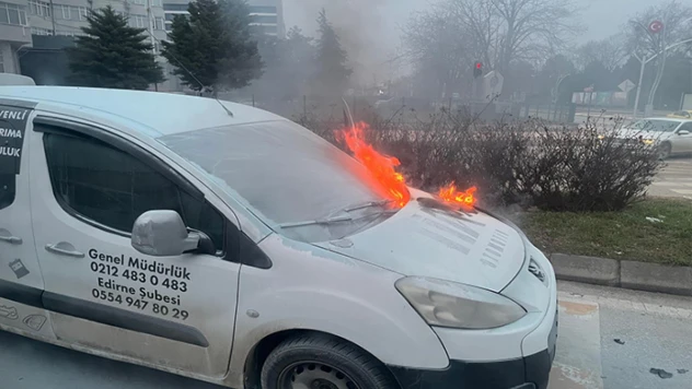 Zübeyde Hanım Caddesi'nde araç yangını
