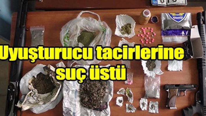 Uyuşturucu tacirlerine suçüstü