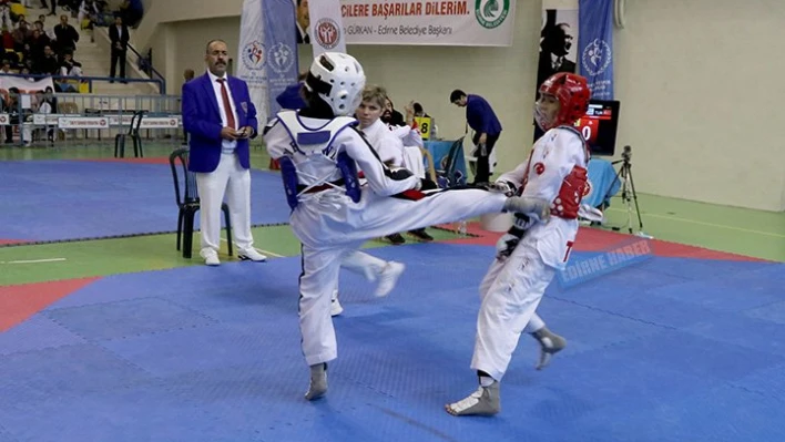 Şampiyona devam ediyor