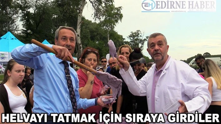 Lavantalı Osmanlı helvasını tatmak için sıraya girdiler