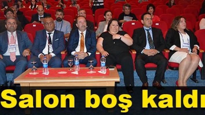 Boş salonda Engelli Kongresi