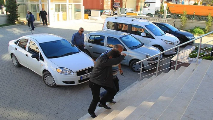Hareketlerinden şüphelendiler