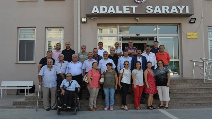 Kaç kişi istifa etti?