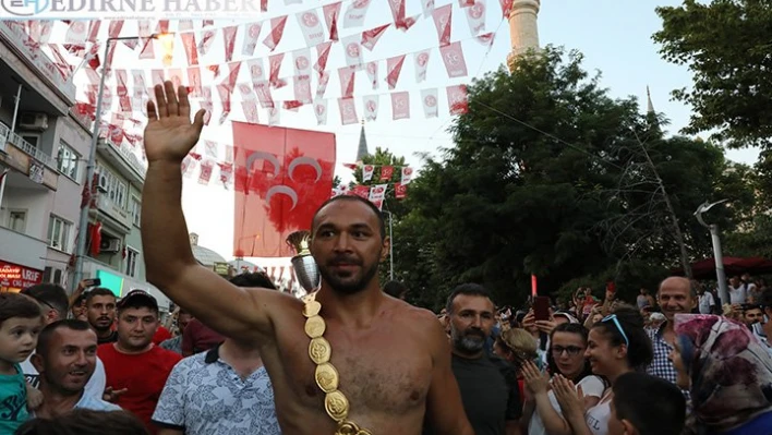 'pehlivan hamamı' geleneğini sürdürdü