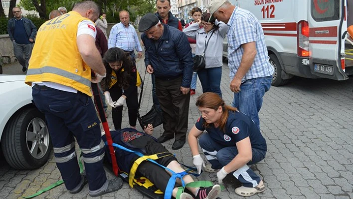 Hem çarptı hem kaçtı