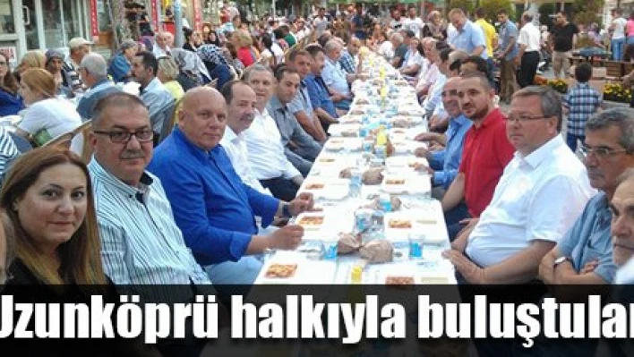 Uzunköprü Belediyesi'nin iftarına katıldı
