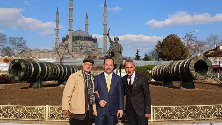 Fatih Heykeli yeni yerinde