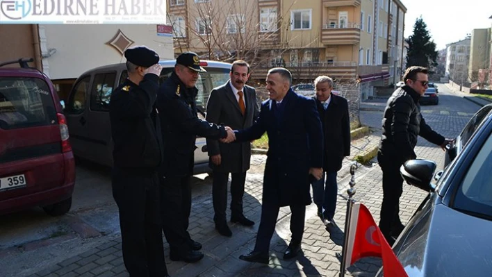 Bilgin, yaralanan polis memurunu ziyaret etti