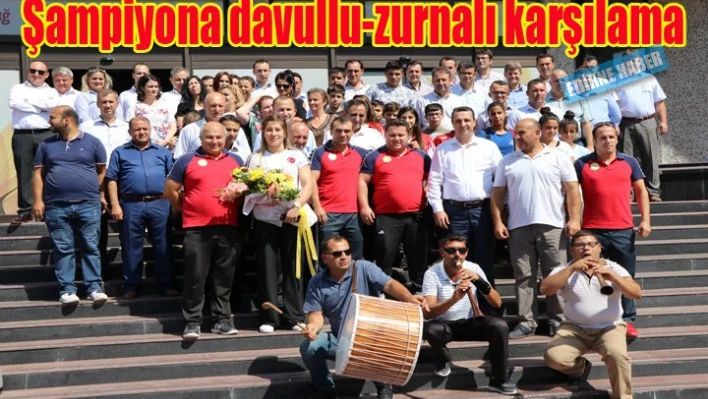 Davullu-Zurnalı karşılama