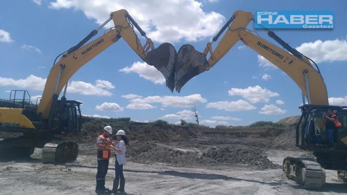 İş makineleri altında evlenme teklifi