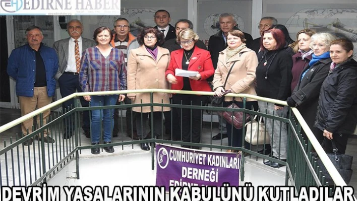 Devrim yasalarının kabulünü kutladılar