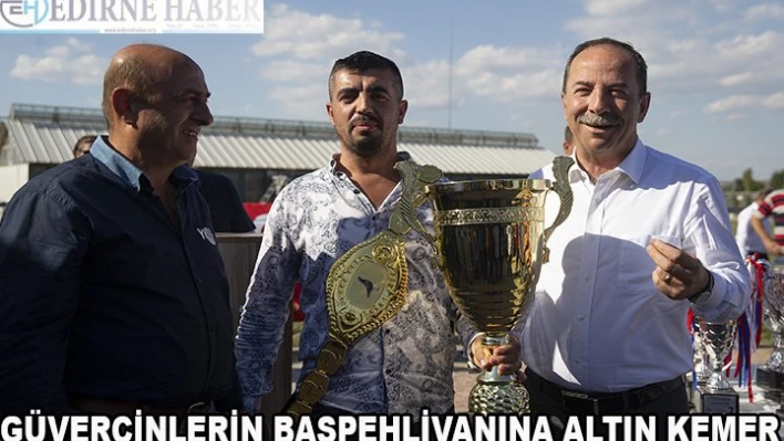 Güvercinlerin 'başpehlivanına' da altın kemer verildi