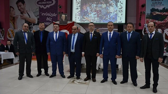 Başkan değişmedi