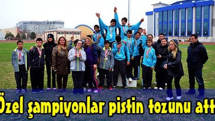 Özel şampiyonlar pistin tozunu attı