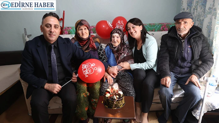 100. yaşına giren kadının doğum günü kutlandı