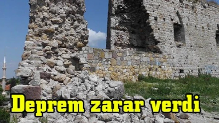 Deprem zarar verdi