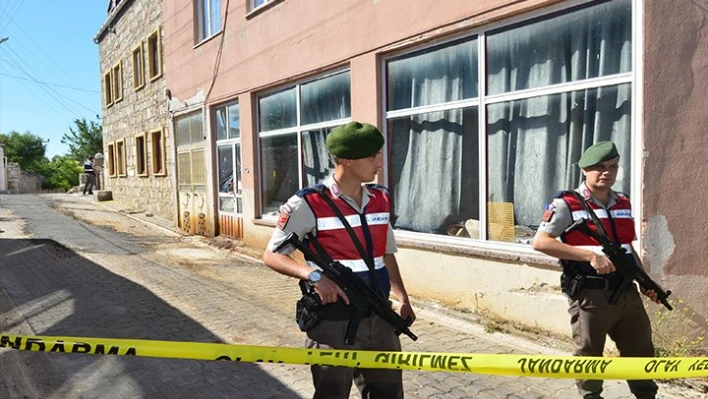 Kesmeye çalıştığı top mermisi patladı: 1 ölü