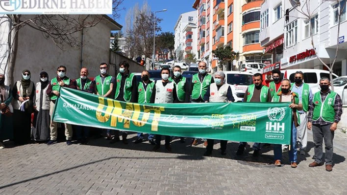Tekirdağ İnsani Yardım Derneği 500 aileye gıda yardımı yaptı