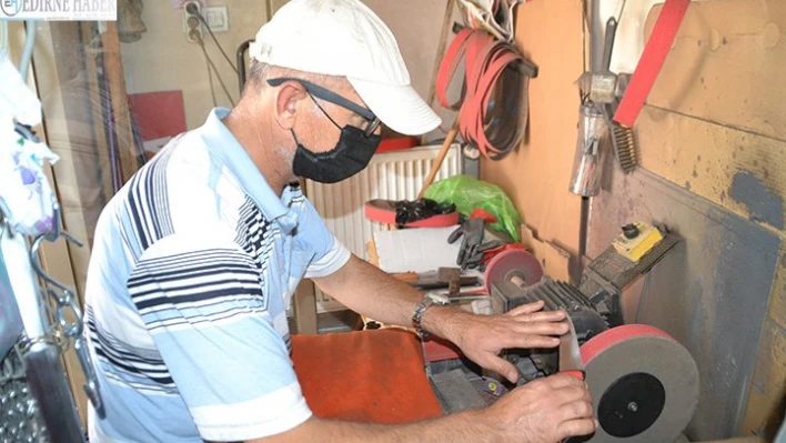 Bıçaklar Kurban Bayramı için bileniyor
