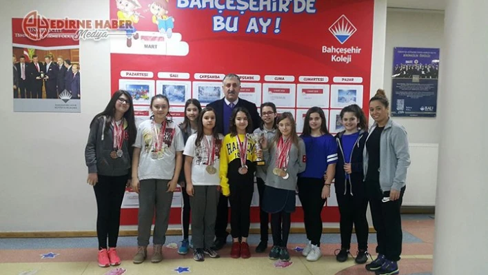Küçük Kulaçlardan Gelen Şampiyonluk