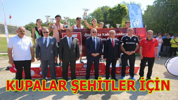 Kupalar şehitler için