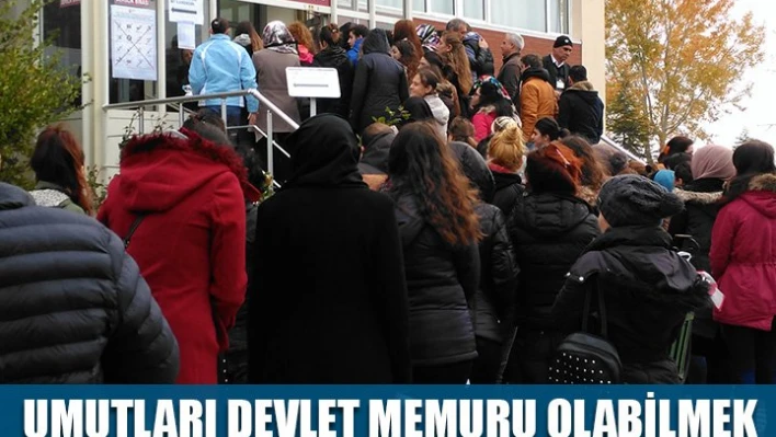 Memur olmak için sınava girdiler