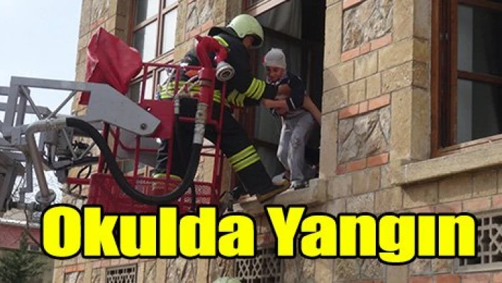 Okulda yangın