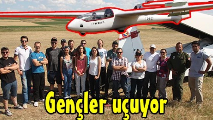 Gençler uçuyor