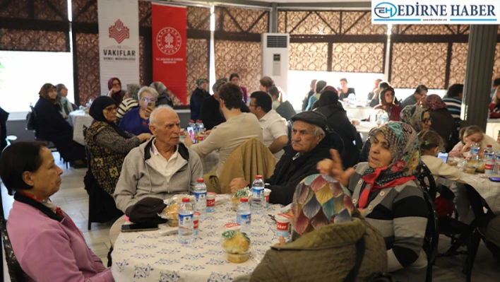 1500 kişi iftar sofralarında buluşuyor