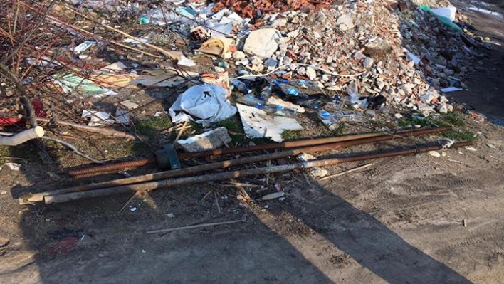 Rögar kapağını çaldılar