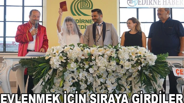 Evlenmek İçin Sıraya Girdiler