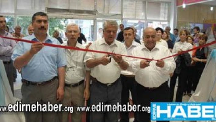 Boğalar alıcılarını bekliyor