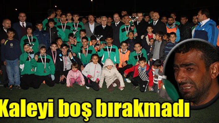 Kaleyi boş bırakmadı