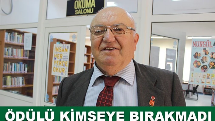 O bir kitap kurdu