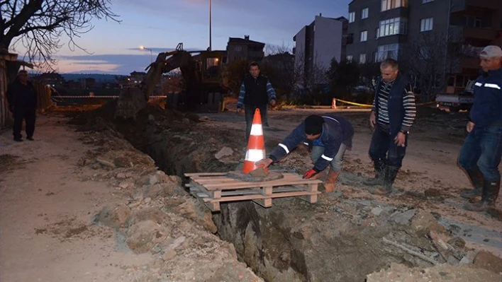 Kepçeye takılan cisim?