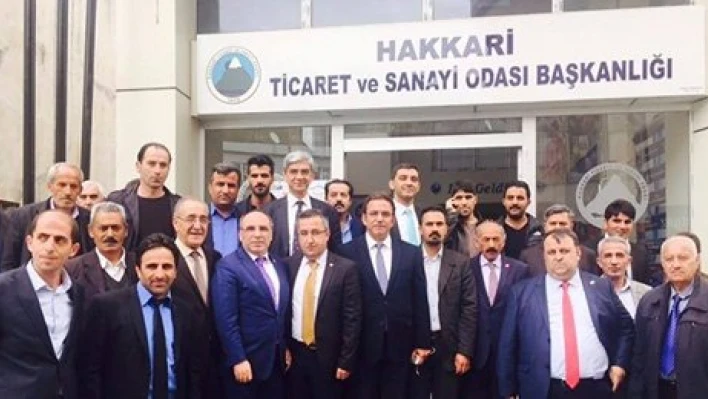 Yüksekova'ya giremediler