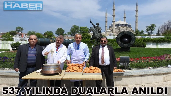 Heykeli önünde anıldı