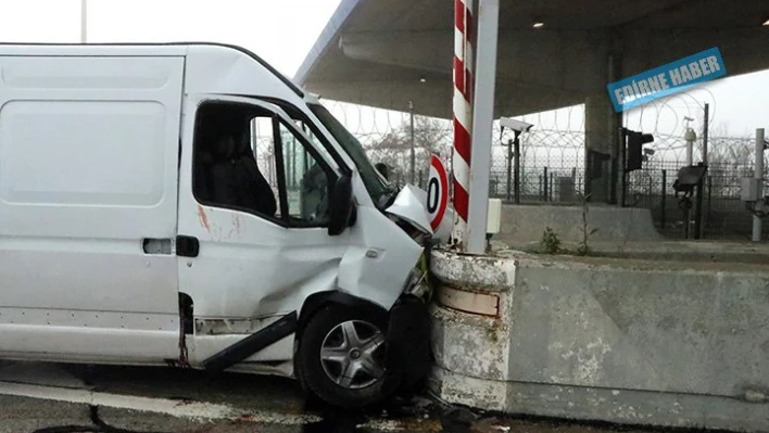 Korkuluk betonuna çarptı