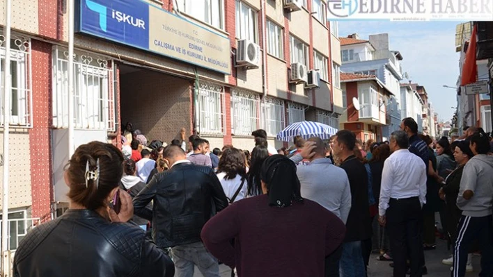 İŞKUR yeni yerinde hizmet vermeye başladı